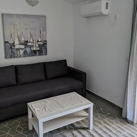 T&t Apartment *