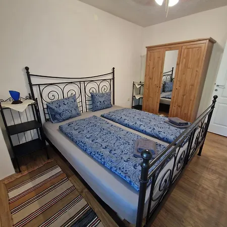 T&t Apartment *